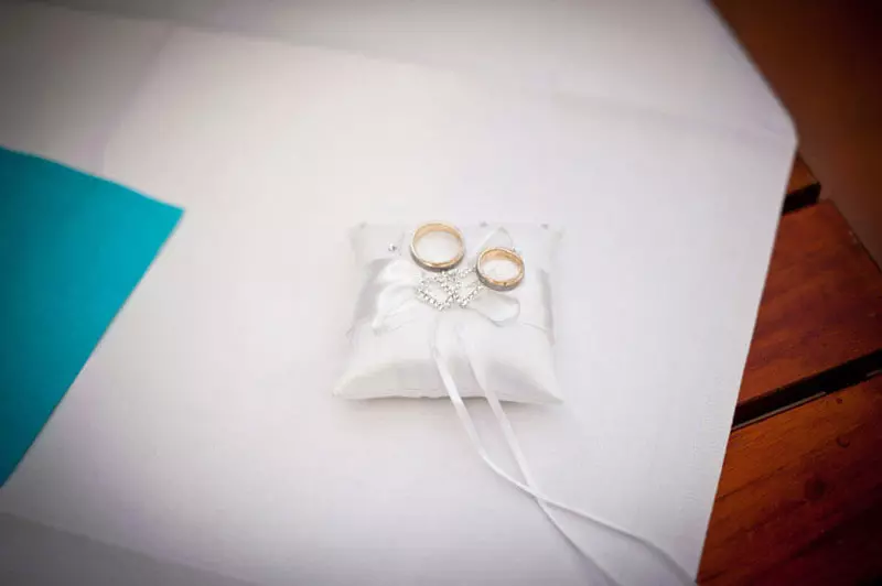 Los anillos representan mucho para los novios no solo en el dia de la boda. Madrid es la ciudad favorita del fotografo fototavi