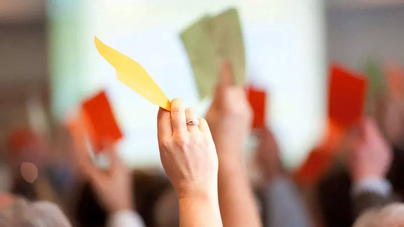 los votos se emiten en el evento de la compañía