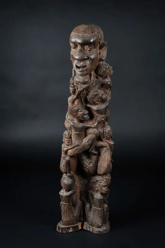 Gran escultura africana de piedra