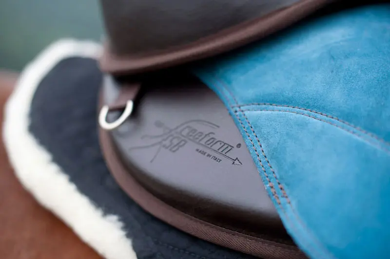 Version 2 azul detail - vista detallada de la silla de montar